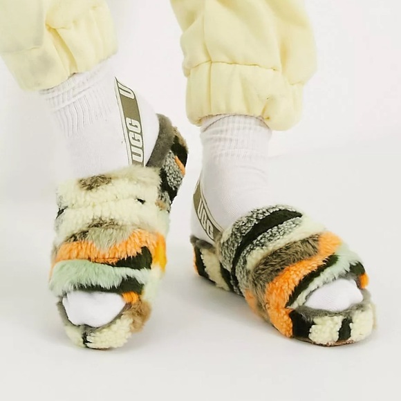 UGG Fluff Yeah Slide Cali Collage slippers in olive - Picture 11 of 12